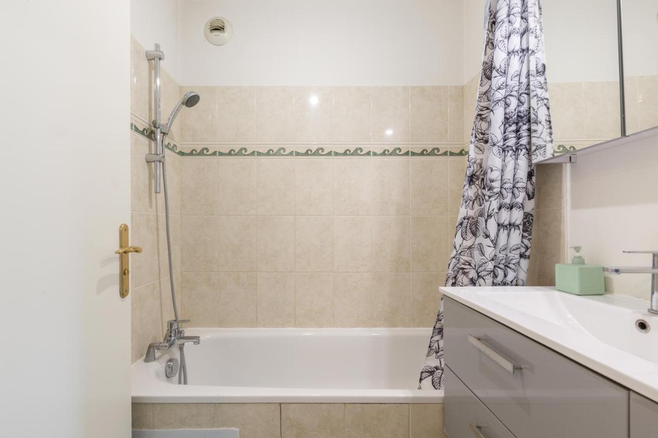 Family Travel Paris Apartment Bussy-Saint-Georges Bagian luar foto